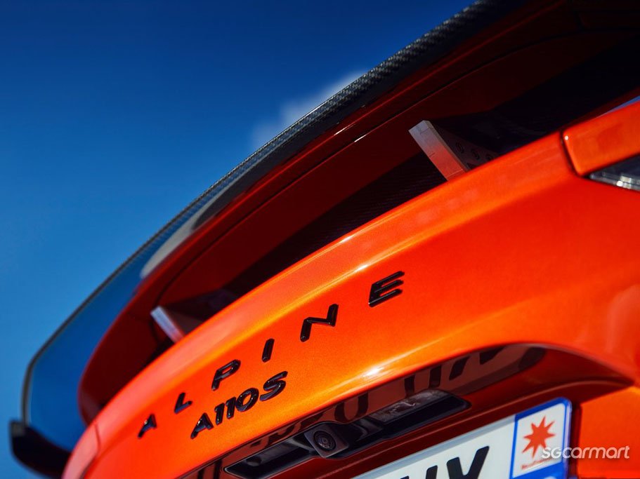 https://i.i-sgcm.com/new_cars/cars/12476/12476_g247