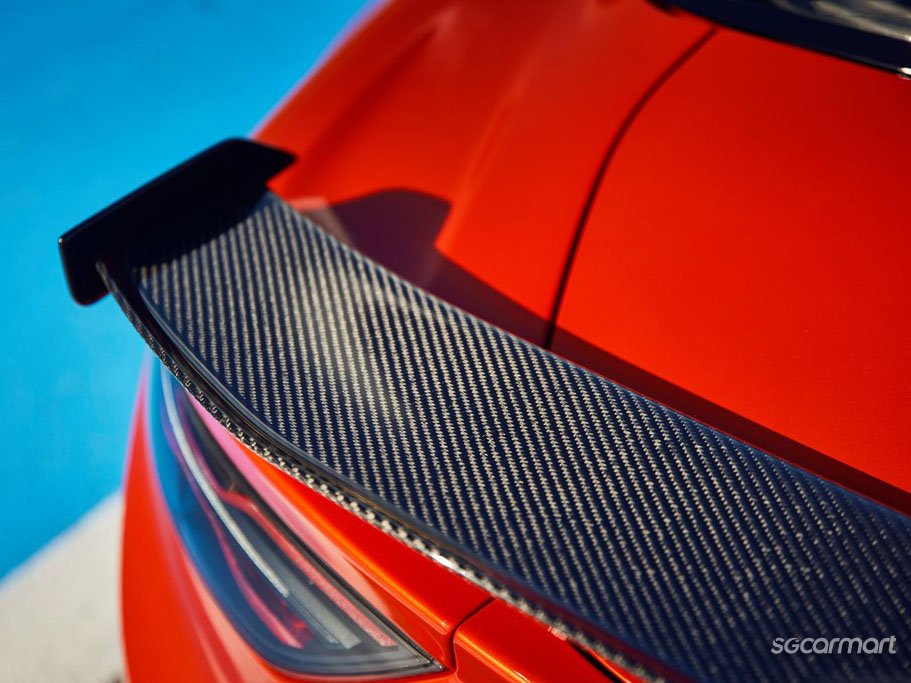 https://i.i-sgcm.com/new_cars/cars/12476/12476_g250