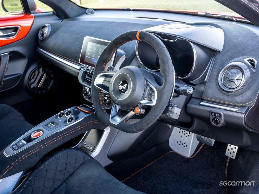 https://i.i-sgcm.com/new_cars/cars/12476/12476_g252