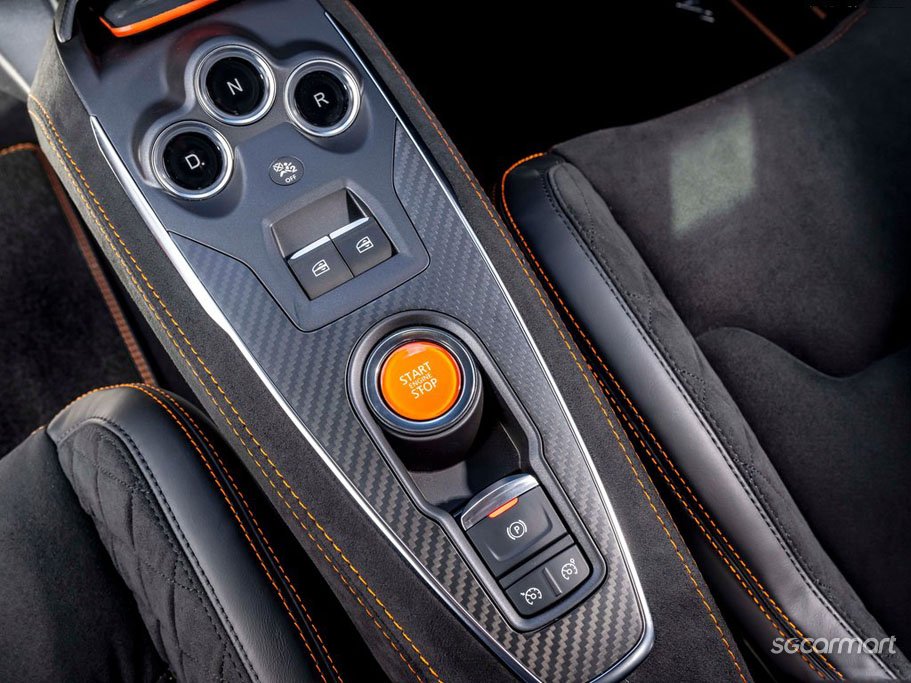 https://i.i-sgcm.com/new_cars/cars/12476/12476_g262