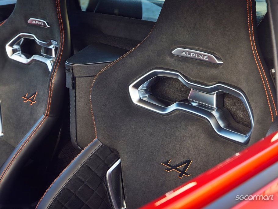 https://i.i-sgcm.com/new_cars/cars/12476/12476_g268