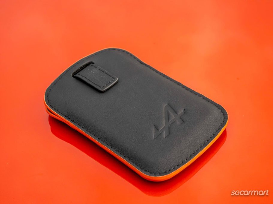https://i.i-sgcm.com/new_cars/cars/12476/12476_g271