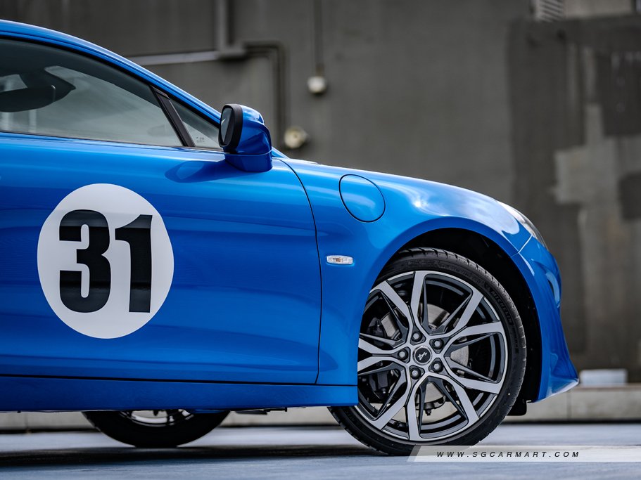 https://i.i-sgcm.com/new_cars/cars/12476/12476_g278