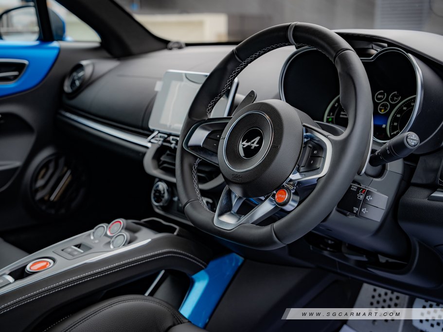 https://i.i-sgcm.com/new_cars/cars/12476/12476_g281