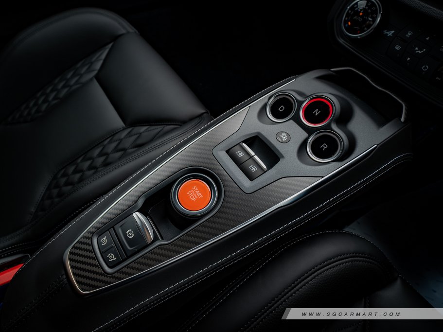 https://i.i-sgcm.com/new_cars/cars/12476/12476_g285