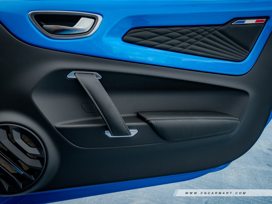 https://i.i-sgcm.com/new_cars/cars/12476/12476_g286