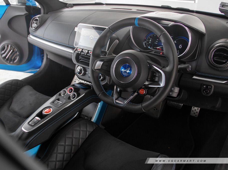 https://i.i-sgcm.com/new_cars/cars/12476/12476_g44