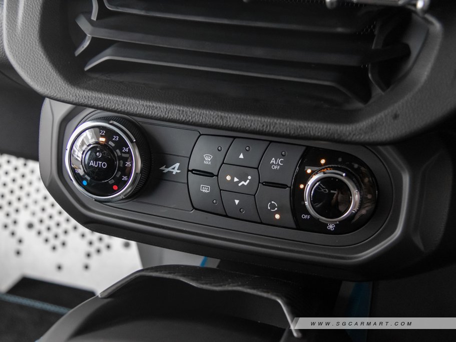 https://i.i-sgcm.com/new_cars/cars/12476/12476_g55