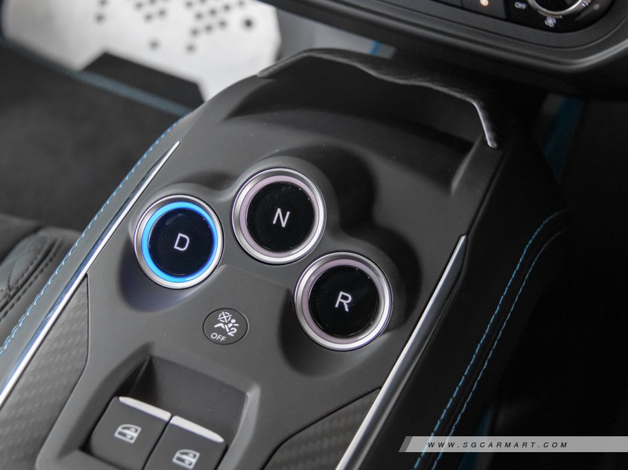 https://i.i-sgcm.com/new_cars/cars/12476/12476_g56