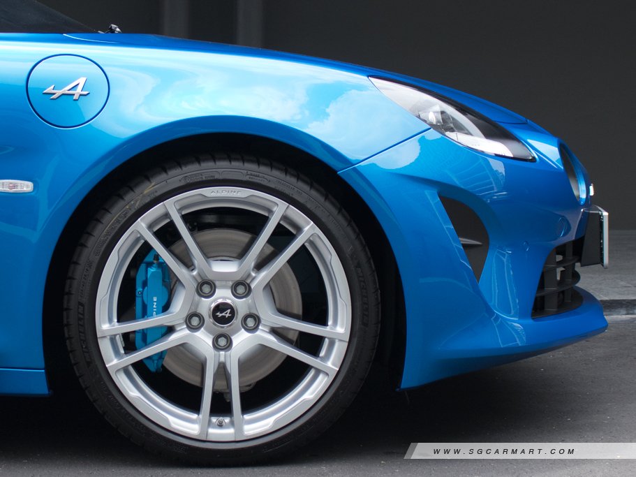 https://i.i-sgcm.com/new_cars/cars/12476/12476_g5