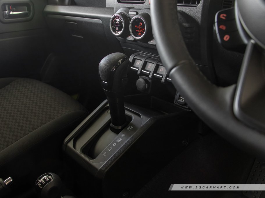 https://i.i-sgcm.com/new_cars/cars/12481/12481_g21