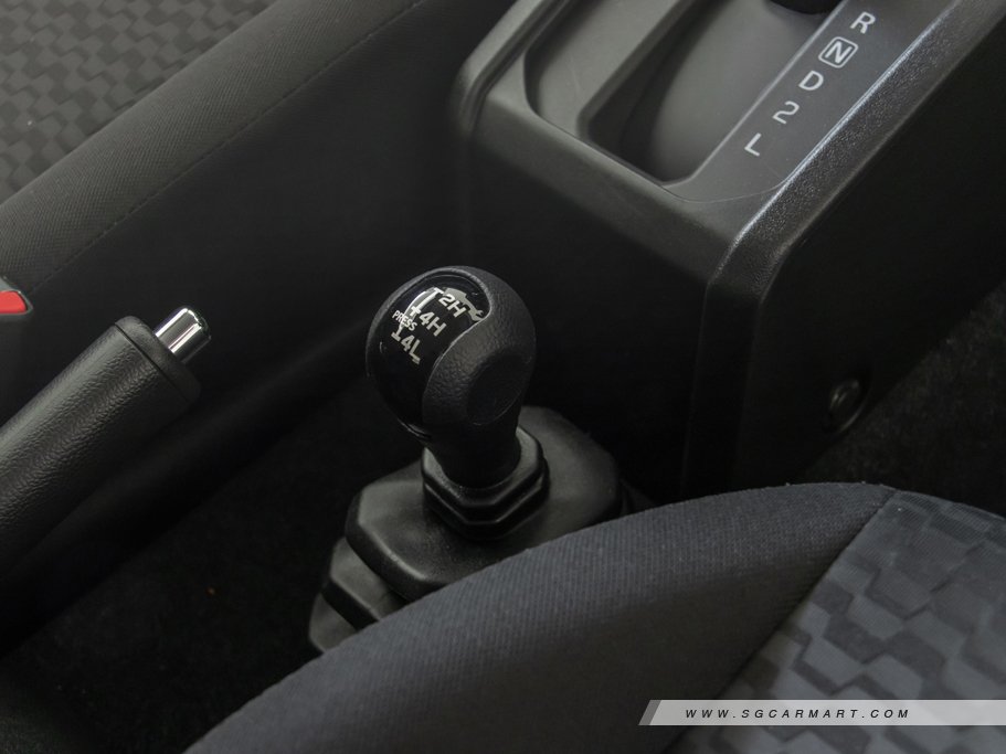 https://i.i-sgcm.com/new_cars/cars/12481/12481_g22