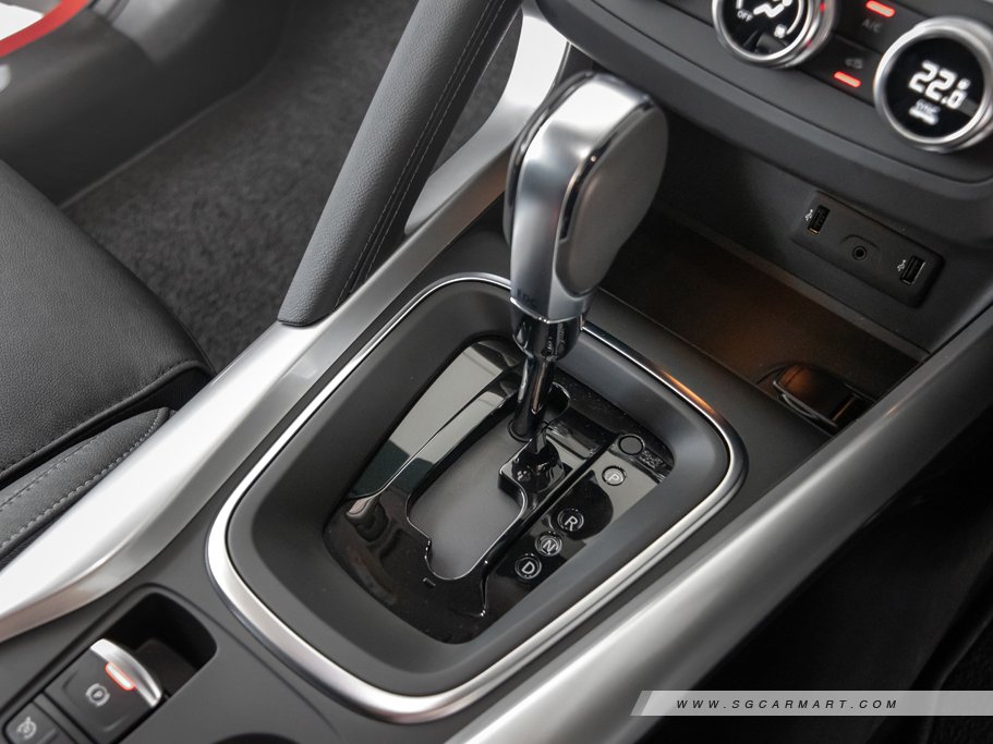https://i.i-sgcm.com/new_cars/cars/12482/12482_g24