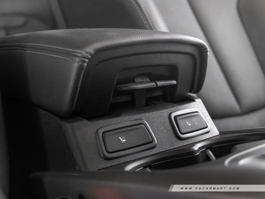 https://i.i-sgcm.com/new_cars/cars/12482/12482_g26