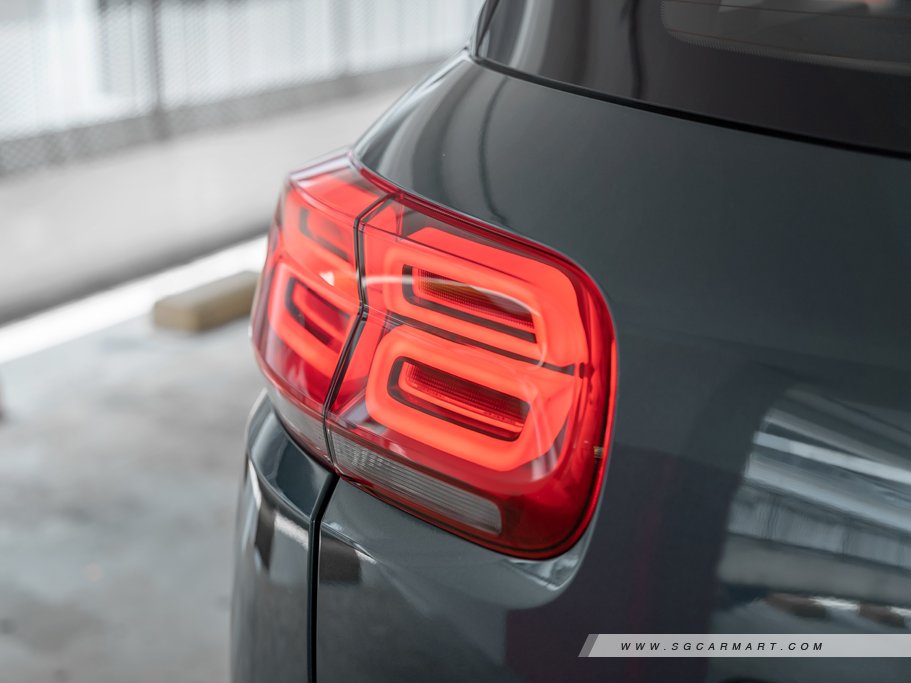 https://i.i-sgcm.com/new_cars/cars/12483/12483_g104