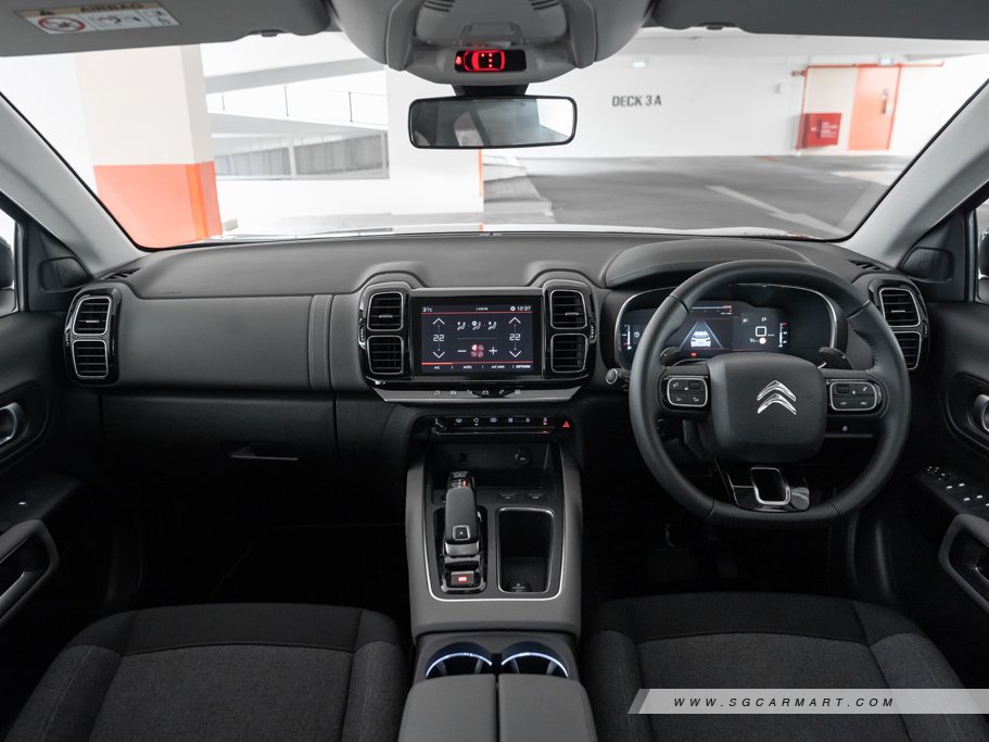 https://i.i-sgcm.com/new_cars/cars/12483/12483_g107
