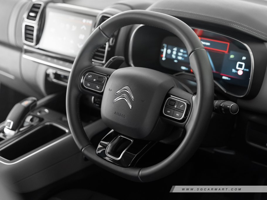 https://i.i-sgcm.com/new_cars/cars/12483/12483_g108