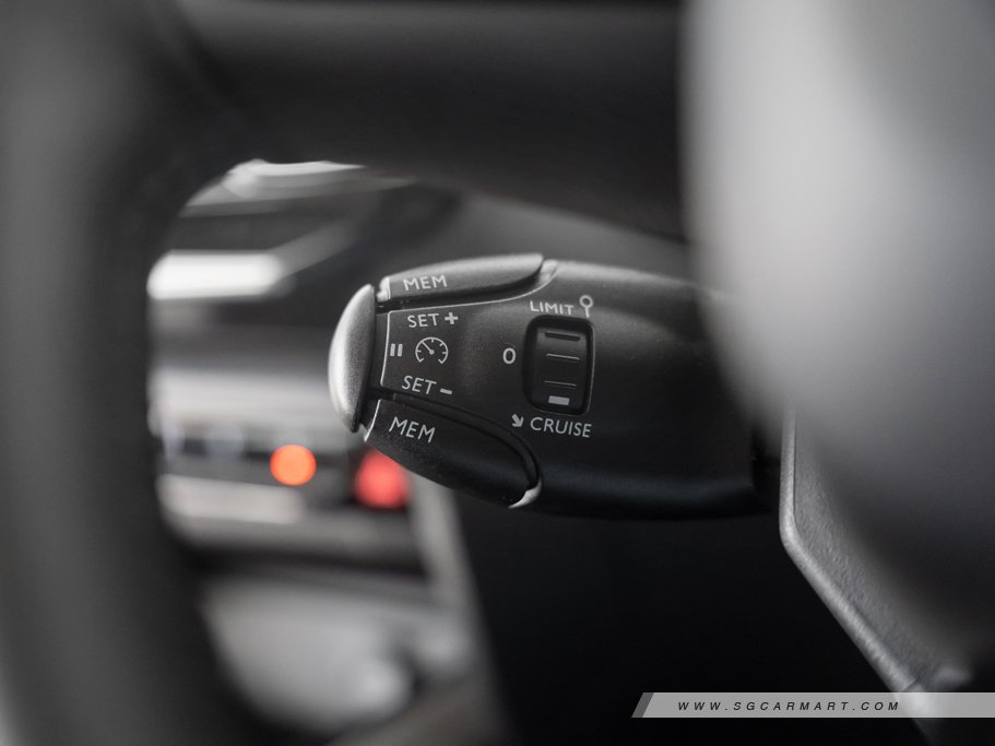 https://i.i-sgcm.com/new_cars/cars/12483/12483_g114