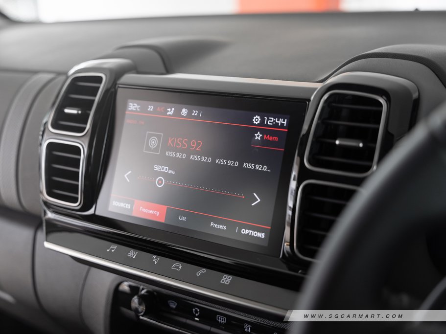 https://i.i-sgcm.com/new_cars/cars/12483/12483_g119