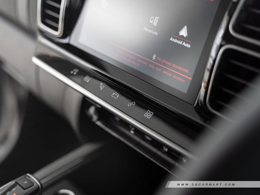 https://i.i-sgcm.com/new_cars/cars/12483/12483_g121