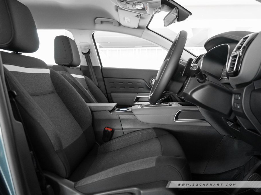 https://i.i-sgcm.com/new_cars/cars/12483/12483_g128