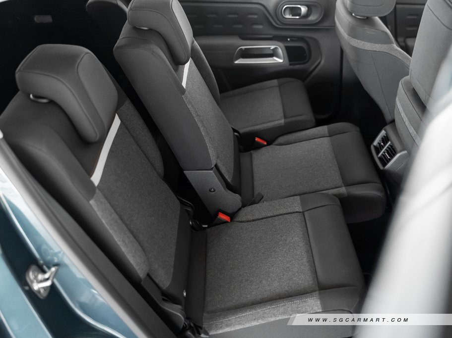 https://i.i-sgcm.com/new_cars/cars/12483/12483_g130