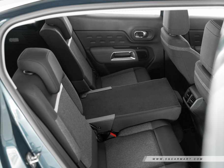 https://i.i-sgcm.com/new_cars/cars/12483/12483_g131