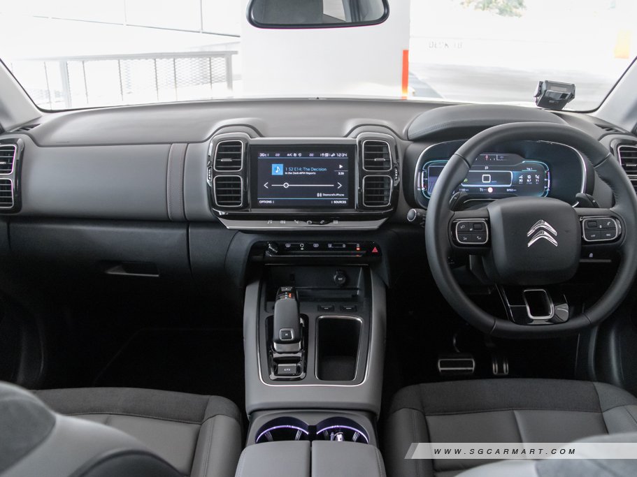https://i.i-sgcm.com/new_cars/cars/12483/12483_g51