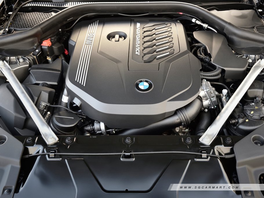 https://i.i-sgcm.com/new_cars/cars/12484/12484_g17