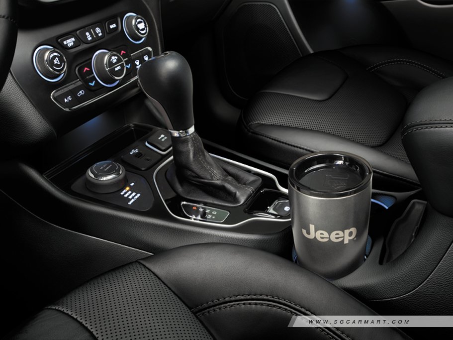 https://i.i-sgcm.com/new_cars/cars/12502/12502_g7