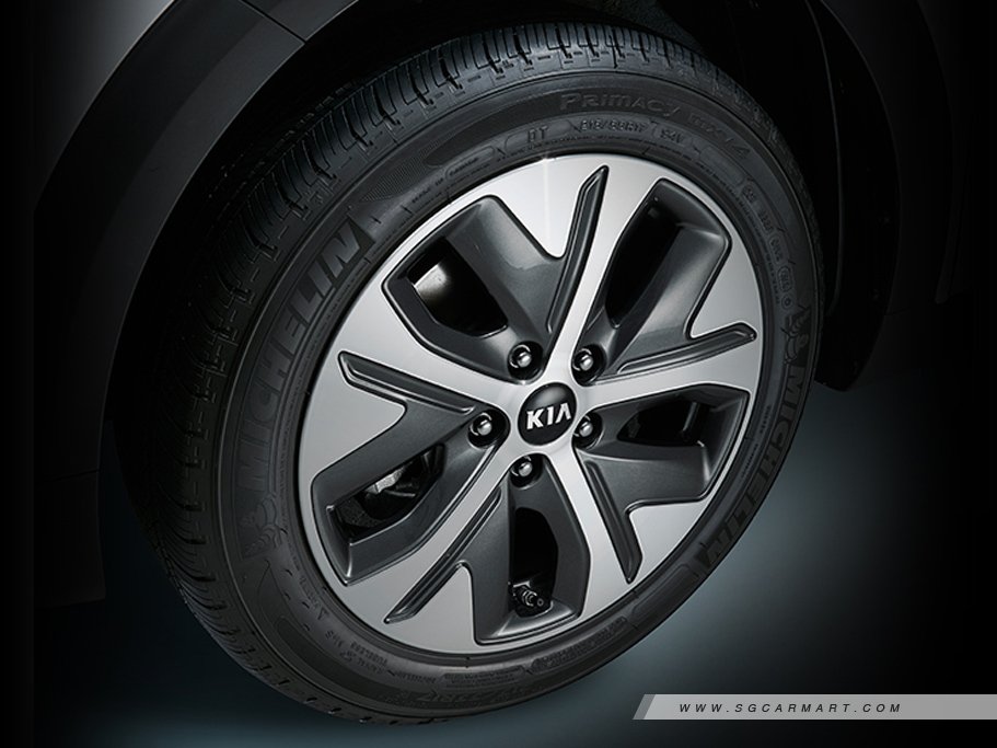 https://i.i-sgcm.com/new_cars/cars/12509/12509_g11
