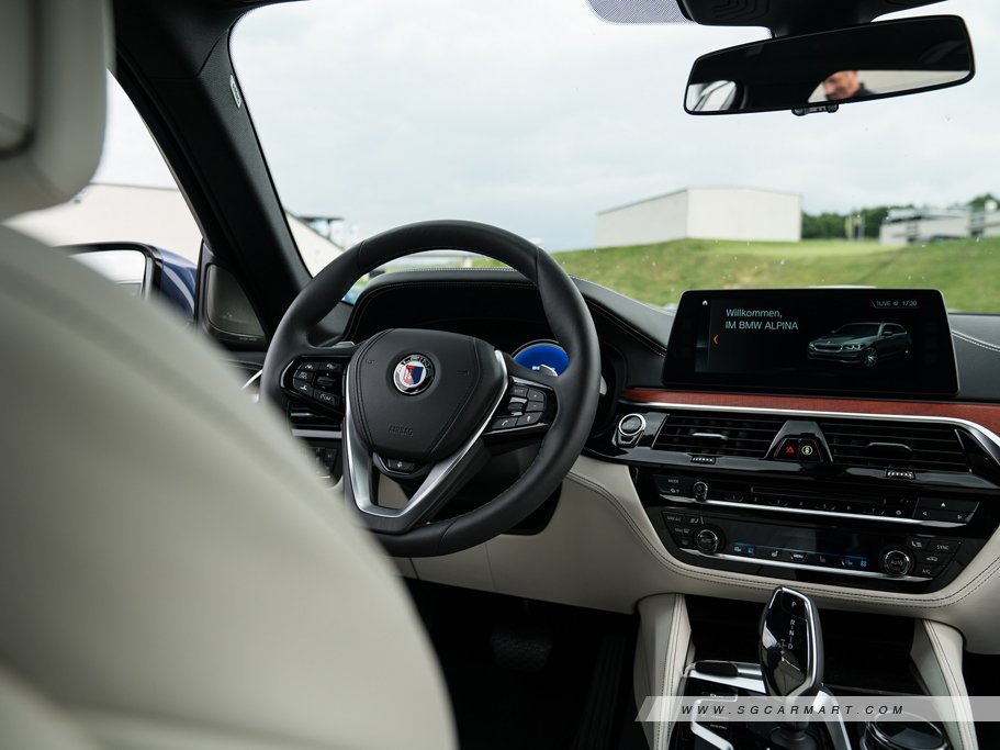 https://i.i-sgcm.com/new_cars/cars/12511/12511_g13