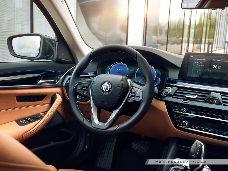 https://i.i-sgcm.com/new_cars/cars/12514/12514_g15