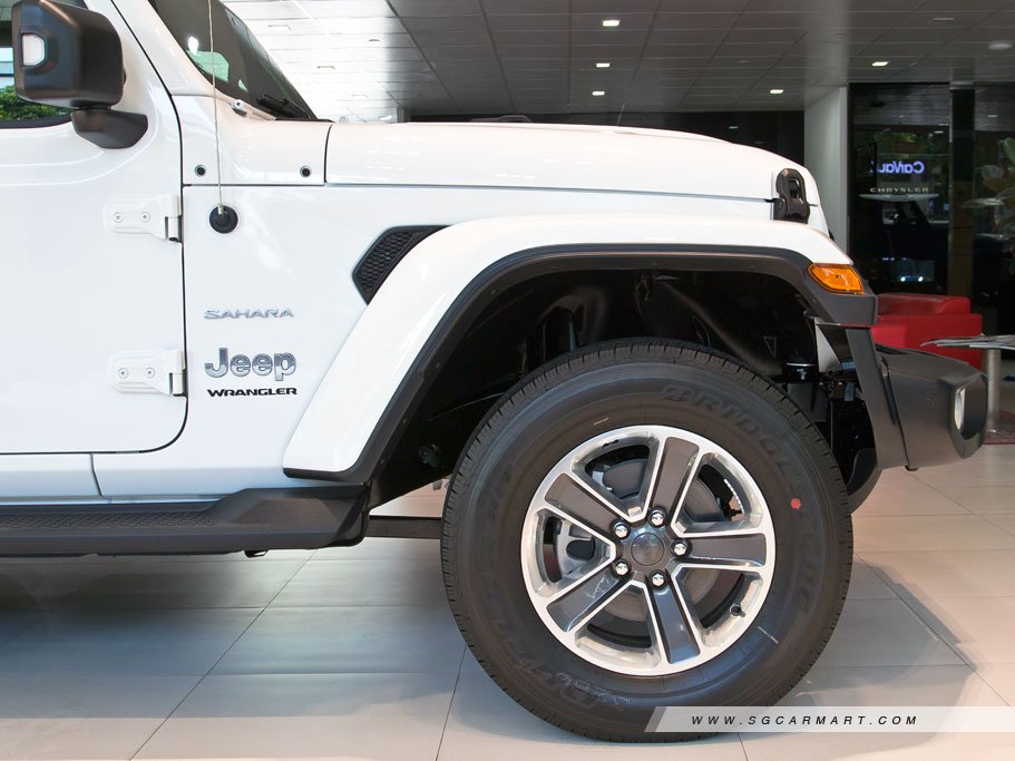 https://i.i-sgcm.com/new_cars/cars/12515/12515_g25