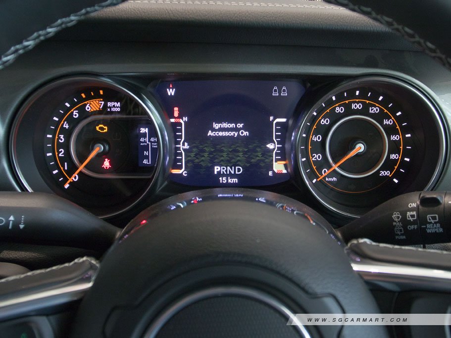 https://i.i-sgcm.com/new_cars/cars/12515/12515_g31