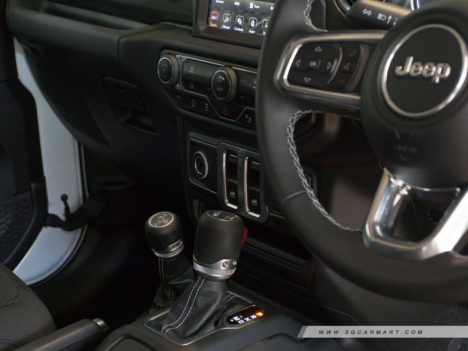 https://i.i-sgcm.com/new_cars/cars/12515/12515_g36