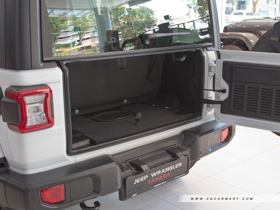 https://i.i-sgcm.com/new_cars/cars/12515/12515_g38
