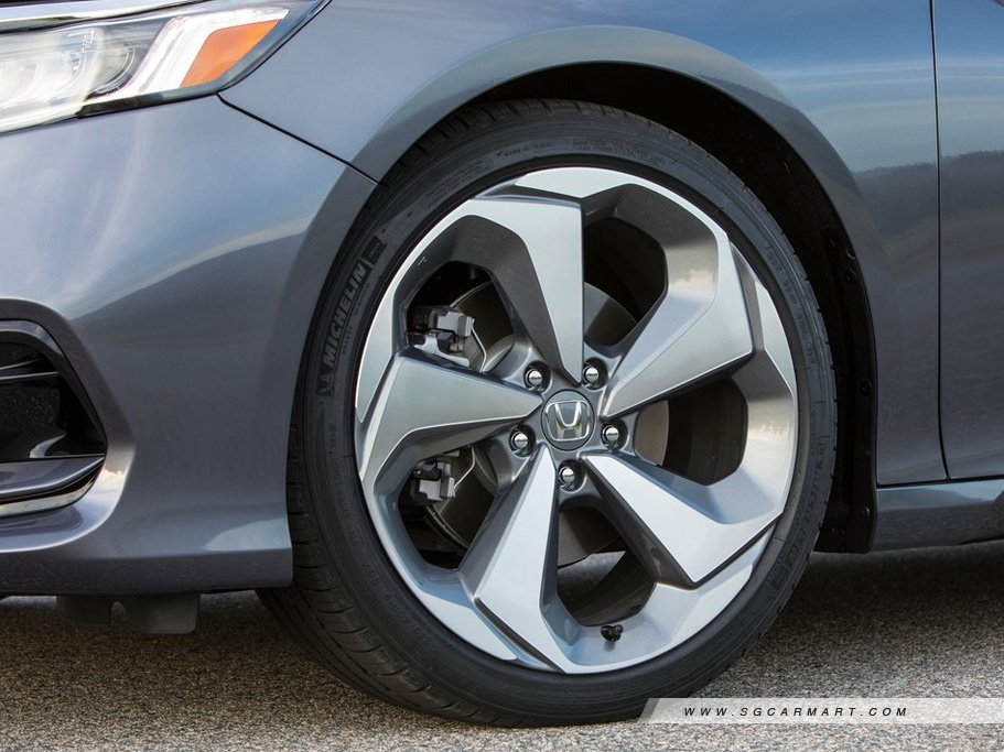 https://i.i-sgcm.com/new_cars/cars/12518/12518_g17
