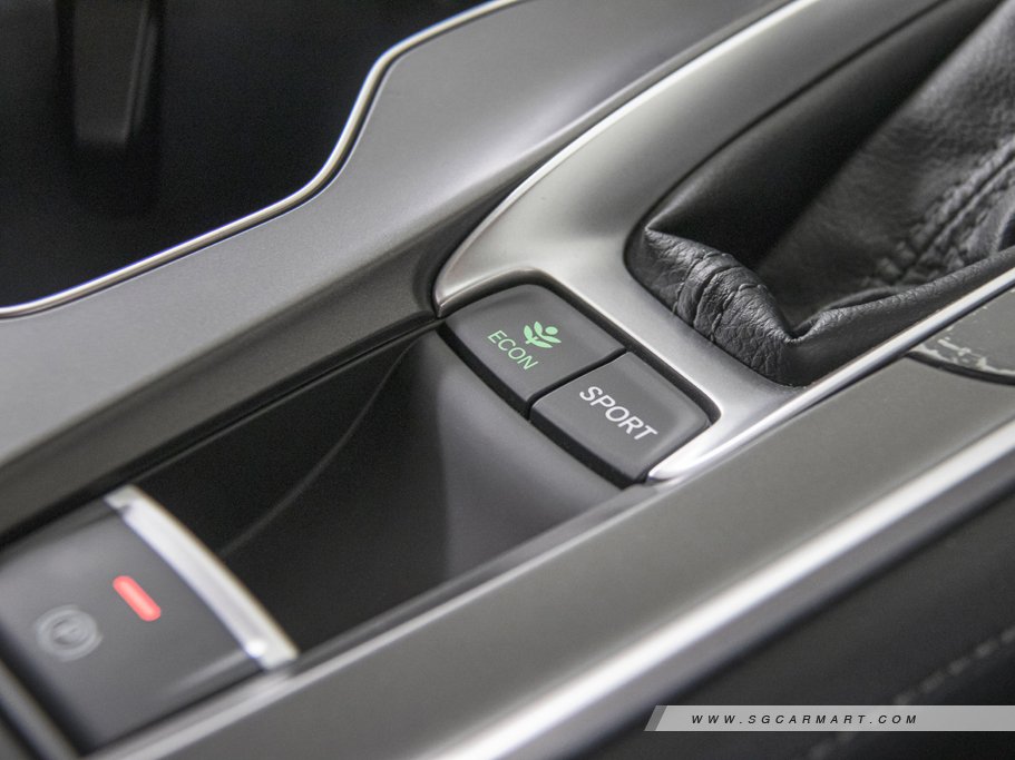 https://i.i-sgcm.com/new_cars/cars/12518/12518_g54