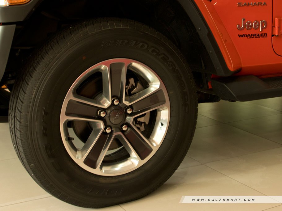https://i.i-sgcm.com/new_cars/cars/12521/12521_g10