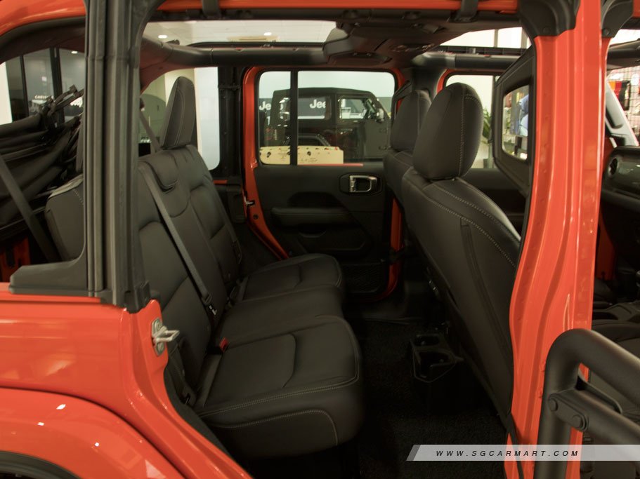https://i.i-sgcm.com/new_cars/cars/12521/12521_g13