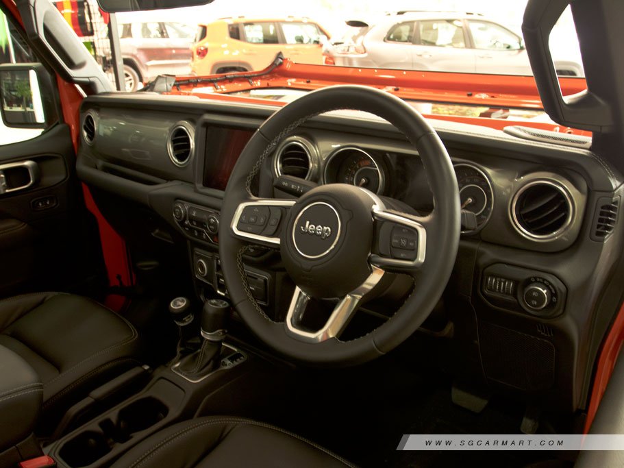 https://i.i-sgcm.com/new_cars/cars/12521/12521_g14