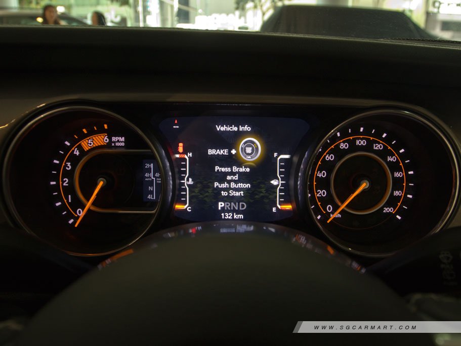 https://i.i-sgcm.com/new_cars/cars/12521/12521_g17