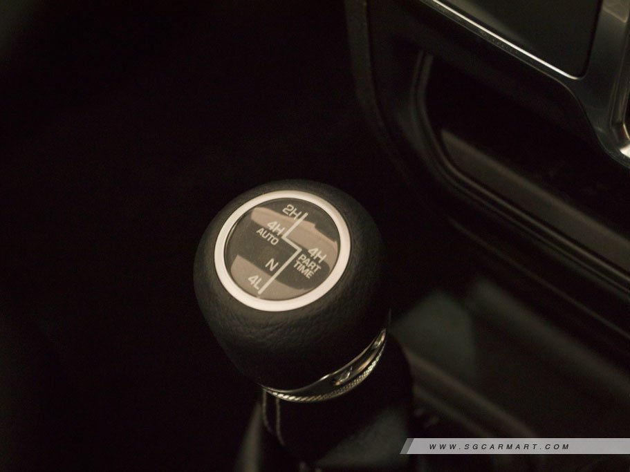 https://i.i-sgcm.com/new_cars/cars/12521/12521_g21