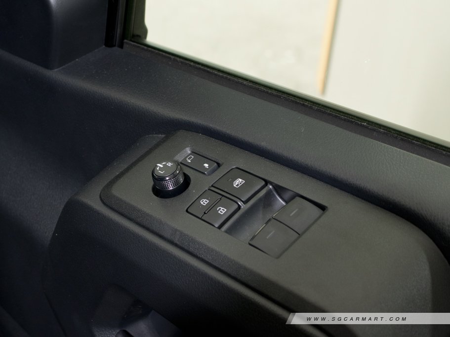 https://i.i-sgcm.com/new_cars/cars/12533/12533_g14