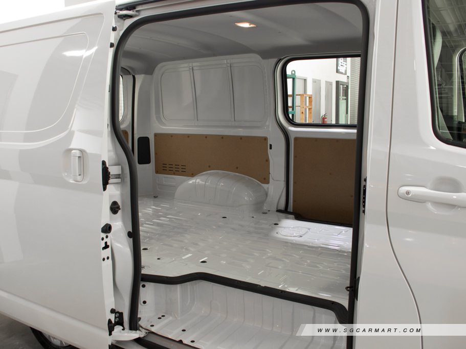 https://i.i-sgcm.com/new_cars/cars/12533/12533_g31