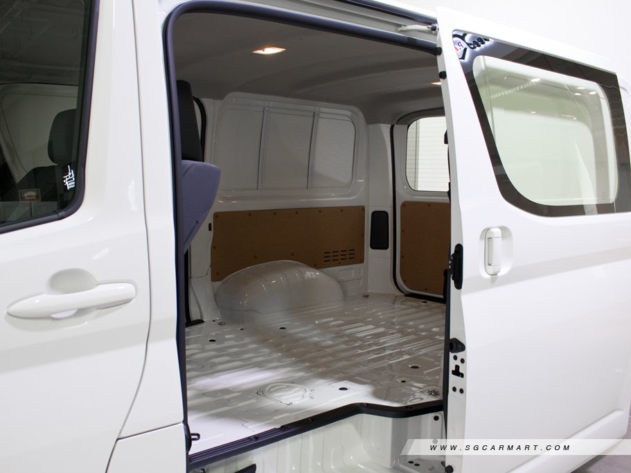 https://i.i-sgcm.com/new_cars/cars/12533/12533_g32