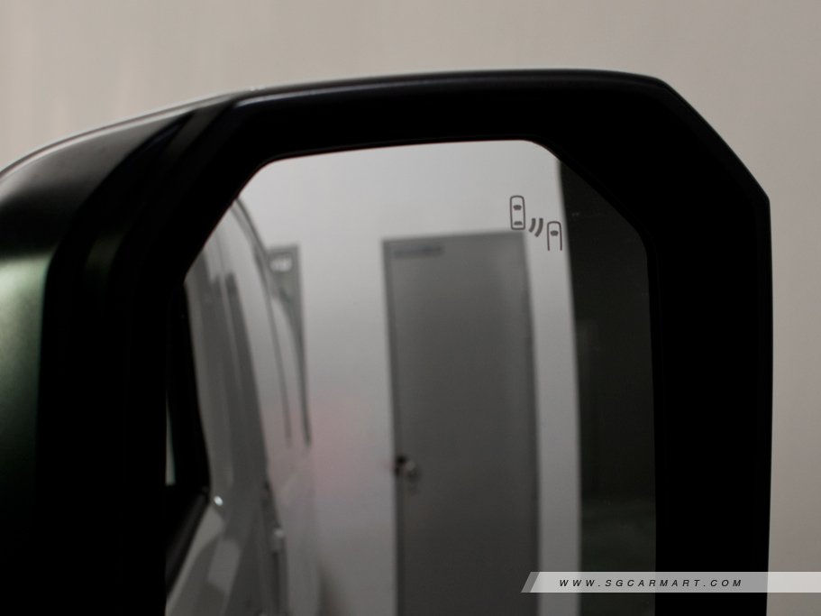 https://i.i-sgcm.com/new_cars/cars/12533/12533_g7