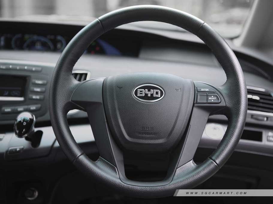https://i.i-sgcm.com/new_cars/cars/12537/12537_g15