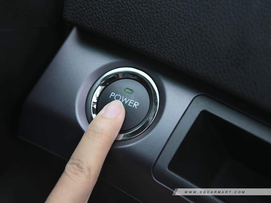 https://i.i-sgcm.com/new_cars/cars/12537/12537_g16
